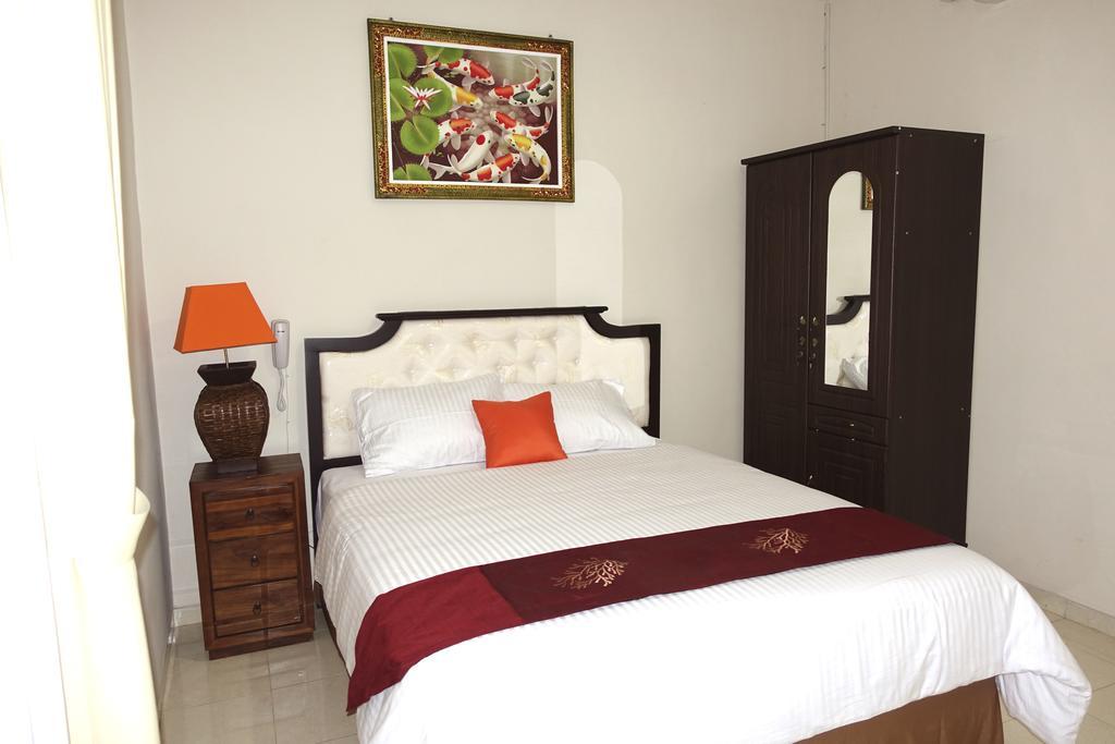 OYO 734 Tuban Torres Accomodation Kuta Lombok Habitación foto
