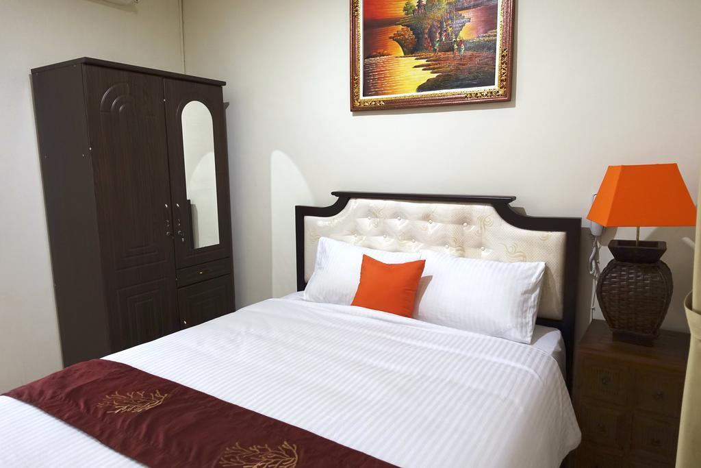 OYO 734 Tuban Torres Accomodation Kuta Lombok Habitación foto
